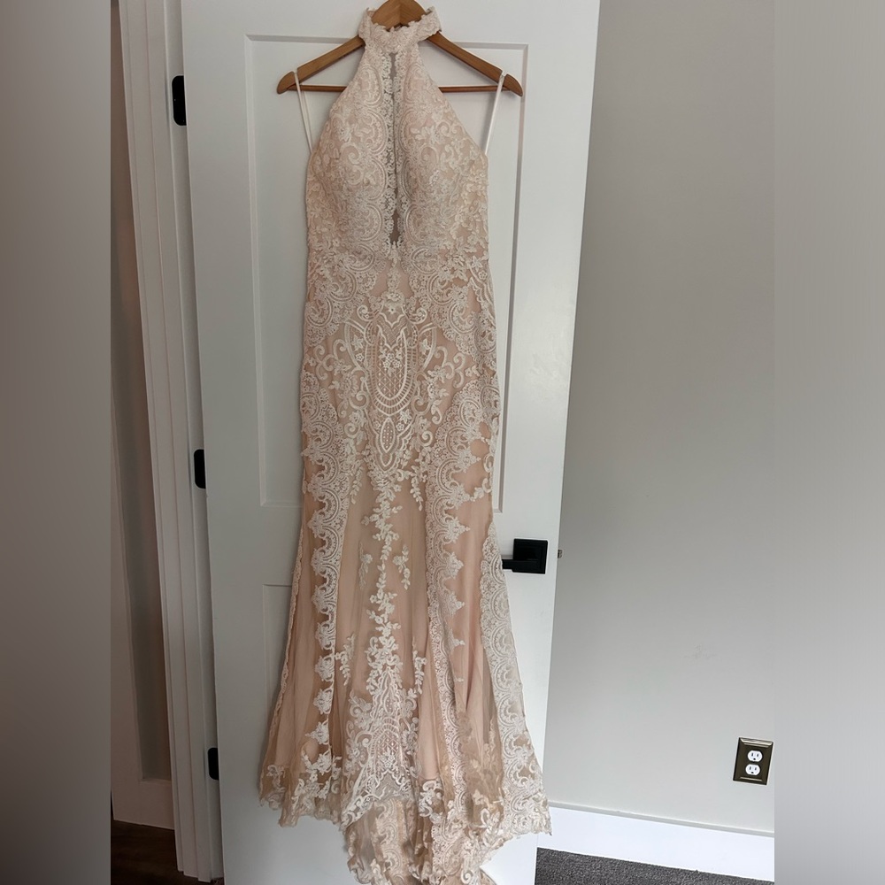 Elegant Lace Gown in Cream and White